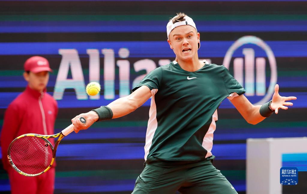 尼古拉斯 尼古拉斯