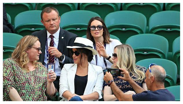 霍勒迪继续 霍勒迪继续